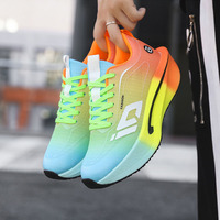 Nouvelles baskets de course pour femmes et hommes, couleur dégradée, tige en mesh respirant, semelle EVA légère absorbant les chocs, lacets, chaussures d'entraînement athlétique