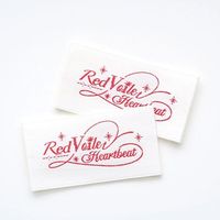 Étiquettes de vêtements en satin tissé personnalisées, écologiques, texte rose sur fond blanc, étiquettes de marque OEM de haute qualité, damassées, pour vêtements
