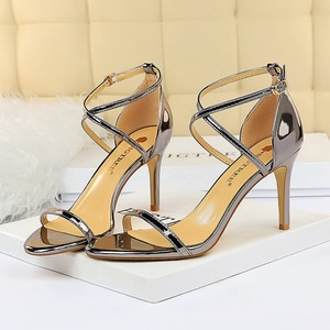 Sandalias de tacón alto con tiras cruzadas para mujer, cómodas, de verano, con punta abierta, hechas a mano, transpirables, con botón, informales, para exteriores - Product Image 4