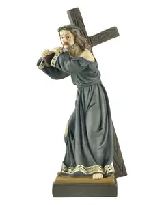 Produtos de estoque jesus carring cruz no caminho para calvário estátua