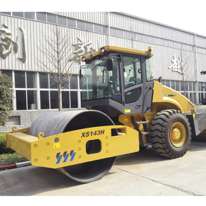 Rodillo de carretera vibratorio XS143H de tambor único de 14 toneladas a buen precio, gran oferta para obras de construcción y compactación de asfalto - Product Image 4