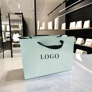 Sacchetti Regalo Personalizzati in Carta Kraft con Manici per Abbigliamento e Biancheria Intima, Personalizzabili con il Tuo Logo per Promozioni - Product Image 6