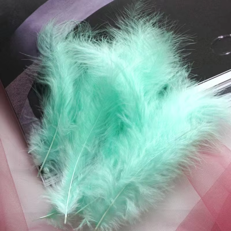 สีเขียวอมฟ้าอ่อน