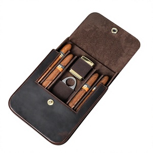 Eonluxe Vintage Zigarrenetui aus <span class=keywords><strong>Crazy</strong></span> Horse Leder für 4 Zigarren mit Magnetverschluss und Klappdeckel-Design, Humidor-Set inklusive Cutter und Feuerzeug - Product Image 4