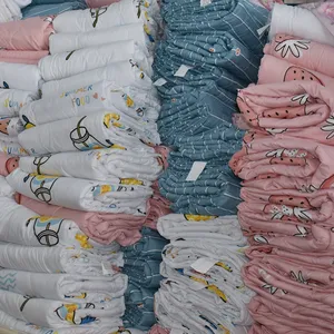 Çin fabrika doğrudan toptan yıkanabilir polyester yorgan hafif