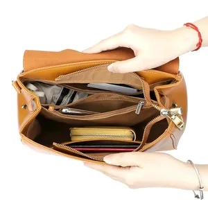 กระเป๋าถือสะพายข้างหนังแท้ ANdoBag สำหรับผู้หญิง แฟชั่นวินเทจ ความจุมาก พร้อมสายสะพายไหล่สองเส้น รุ่น 1881 - Product Image 6