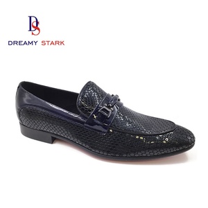 Mocasines Italianos Duraderos Hechos a Mano con Cuero Genuino, Cómodos y Fáciles de Poner, en Negro y Marrón, con Acabado Brunishing, Formales, con Logotipo Personalizado, Diseño Original de Marca - Product Image 1