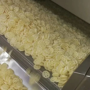 SK Hot Bugles Snack Food Freying Line <span class=keywords><strong>Doritos</strong></span> Chips Bugles Maíz Snack Freír Máquinas de producción para la venta - Product Image 1