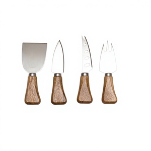 Juego de 4 Cuchillos para Queso de Acero Inoxidable con Mangos de Madera, Espátula para Queso, Tenedores y Utensilios para Servir en Fiestas en Casa - Product Image 1