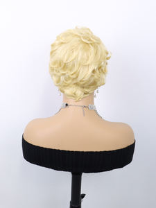 Perruques courtes bouclées blondes 613 pour femmes noires, 100% <span class=keywords><strong>cheveux</strong></span> humains, <span class=keywords><strong>coiffure</strong></span> ondulée courte, perruque bob sans colle <span class=keywords><strong>avec</strong></span> <span class=keywords><strong>frange</strong></span> - Product Image 2