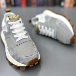 Son modernos, ligeros y transpirables. Los zapatos para hombre son calzado deportivo y para correr que es moderno, versátil y casual. - Product Image 6