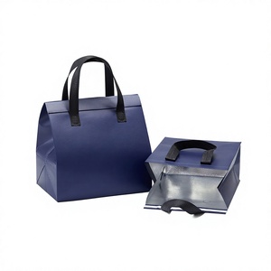 Sac isotherme imperméable de grande capacité en non-tissé avec motif lettres pour pique-nique et conservation des aliments - Product Image 6