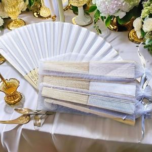 Abanico de Bambú Personalizado de 21 cm con Diseño Musical Tallado en Tela para Decoración del Hogar, Regalo para el Año Nuevo Chino o Bodas - Product Image 3