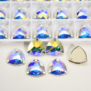 OLeeya Venta al por mayor de fábrica: Pedrería K9 de coser, Cuentas de cristal AB triangulares gruesas, Pedrería Strass sin fijación en caliente para leotardos y vestidos - Product Image 5