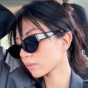 Gafas de Sol de Ojo de Gato para Mujer, Lentes de PC con Protección UV400, Estilo Viaje, Montura Gris C4 - Product Image 4