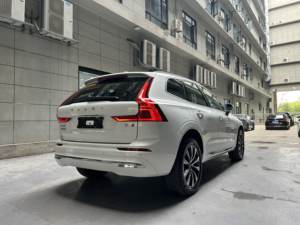 Volvos XC60 2024 B5 2.0T 48V Mild Hybrid AWD Inscription Luxury Edition Usados, Distancia entre Ejes de 2865 mm - Product Image 4