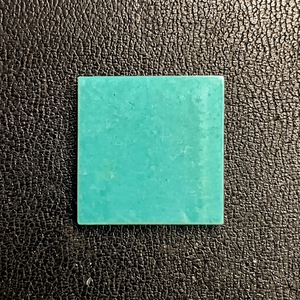 Proveedor al por Mayor de Cabujones Cuadrados de Turquesa Premium de 7mm, Color Azul Verde Intenso, Gemas Planas Cuadradas para Joyería de Oro - Product Image 1