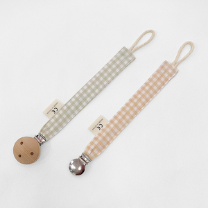 Attache-sucette en coton biologique pour bébé avec bois de hêtre matériau sûr pour bébé Style de tissu Clips pour enfants aide à garder la sucette en sécurité pour les tout-petits - Product Image 3