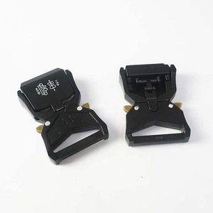 Hebilla de Bloqueo Automático de 38mm, Aleación de Zinc Negra, Resistente al Desgaste, para Ropa, Bolsos, Mochilas, Correas, Primavera 2024 - Product Image 1