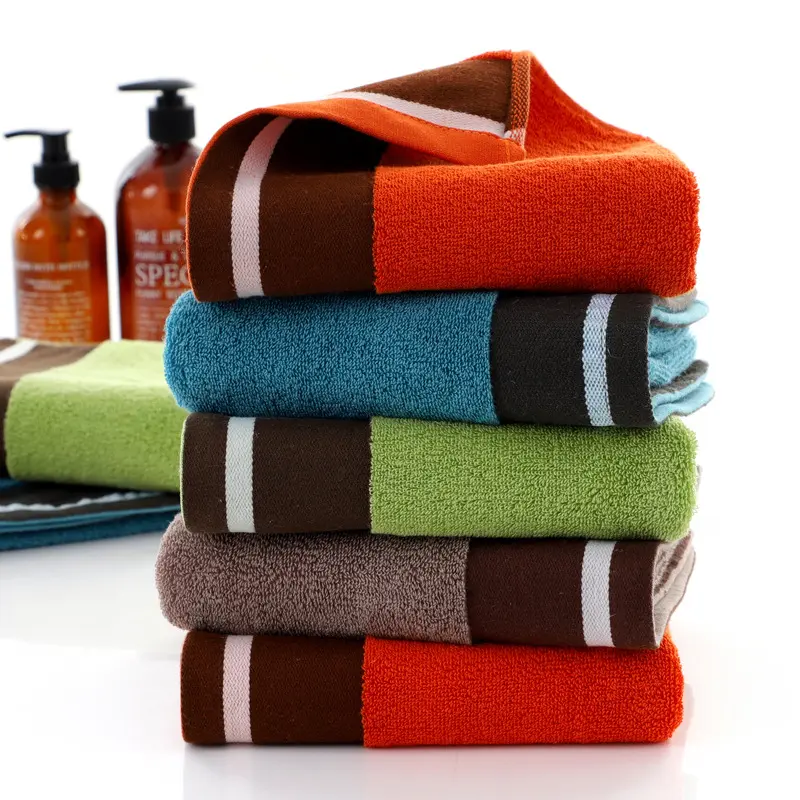 Produttore di asciugamani assorbenti morbidi moda asciugamano da bagno classico asciugamano da bagno per adulti