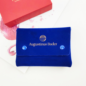 Bolsa de terciopelo de lujo hecha a medida para exhibición de joyas con solapa, mini bolsa de joyería de gamuza sintética con broche y logotipo - Product Image 1