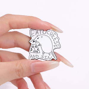 Épingles en émail pour manger du fromage et du péché-Broches personnalisées pour rat et fromage-Badges de revers-Bijoux animaux de dessin animé-Cadeau pour enfants-Amis - Product Image 1