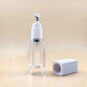 Envase de Brillo Labial Personalizado MLM, Tubo Cuadrado Transparente de 6 ml, Botella de Vidrio con Sistema Airless para Maquillaje - Product Image 1
