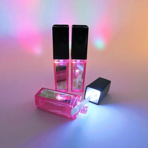 Envase de Brillo Labial con Luz LED, Plástico, para Cosméticos, con Colores Personalizables y Múltiples Capacidades - Product Image 2