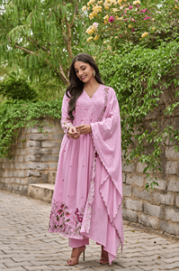 Conjunto de Salwar Kameez Rosa con Bordado Floral, Corte Regular, Secado Rápido, Ropa Tradicional India y Pakistaní para Mujer, para Fiestas - Product Image 3