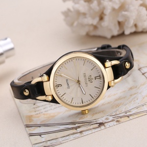 Reloj de Cuarzo para Mujer, Estilo Punk, con Remaches, Correa de Cuero Delgada, Minimalista, Casual, Venta al Por Mayor para Microempresas - Product Image 1