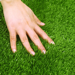 Tapis de gazon artificiel vert épaissi en polyéthylène PPPE pour terrains de football extérieurs, durable, en forme de bloc, pour la décoration - Product Image 1