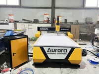 Router CNC AR1325 para trabajar la madera, económico, con tamaño de trabajo de 1300x2500 mm, husillo refrigerado por agua de 3.7kw y lubricación automática.