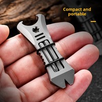PioneerEDC Outil EDC multifonction en alliage de titane Ouvre-bouteille portable pour le camping et la randonnée en plein air avec levier Mini tournevis