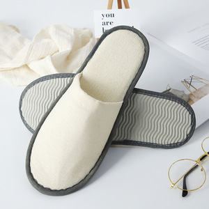 Pantofole Monouso Universali All'Ingrosso, Traspiranti in Cotone e Lino, Antiscivolo per Camere d'Albergo, Logo Personalizzabile, Confezione in Scatola - Product Image 3