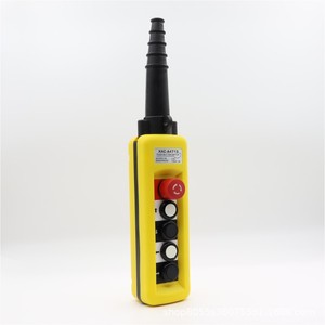 Pourquoi le commutateur à bouton-poussoir Xac A4713 avec coque en plastique et poignée étanche pour les grues, les palans et les équipements d'automatisation - Product Image 2