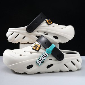 รองเท้าแตะผู้ชายพิมพ์ลาย 3 มิติ พื้นหนา 3-5 ซม. เพิ่มความสูง ระบายอากาศได้ดี พื้นรองเท้า EVA กันลื่น ใส่ได้ทั้งฤดูใบไม้ผลิและฤดูร้อน ทนต่อการเสียดสี - Product Image 1