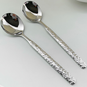 ช้อนสแตนเลส 304 ลายตอก 18/10 ช้อนเสิร์ฟดีไซน์สร้างสรรค์ ช้อนกินแบบก้นแบน - Product Image 4