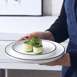 Vente chaude, vaisselle de table ovale en <span class=keywords><strong>porcelaine</strong></span> fine de style français, écologique et luxueuse, style européen nordique, plat plat et peu profond - Product Image 2