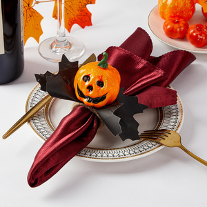 Anneaux de serviette en <span class=keywords><strong>bois</strong></span> de luxe tête de citrouille d'Halloween Unique feuille d'horreur fausse feuille d'érable <span class=keywords><strong>anneau</strong></span> porte-serviettes en plastique écologique - Product Image 1