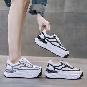 Zapatillas Deportivas Blancas Versátiles de Primavera DZ para Mujer, Estilo Casual, Estilo de Celebridad de Internet, con Suela Gruesa de Moda - Product Image 6