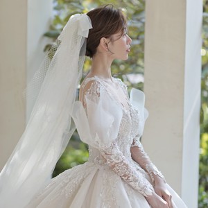 Abito da Sposa Queen Vestido De Noiva, Stile Principessa con Pizzo e Ricche Applicazioni di Perline, Modello MK217 con Maniche Lunghe e Tessuto Scintillante - Product Image 4