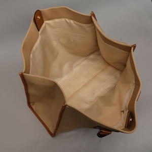 Sacs à main en cuir PU pour femmes, de haute qualité, durables et tendance, avec fermeture à bouton, pour usage au bureau, sacs de luxe personnalisés pour femmes, 2025 - Product Image 4
