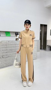ชุดเสื้อผ้าผู้หญิงดีไซน์หรูหรา ชุดวอร์มทอผ้าอย่างดี แขนยาว สวมใส่สบาย เหมาะสำหรับฤดูใบไม้ร่วง ไซส์เดียว - Product Image 3