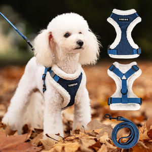 Set tali kekang kerah anjing musim dingin, dengan wadah tas kotoran, tali dan kekang anjing bulu Teddy antilembap dapat diatur mewah - Product Image 1