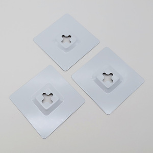 Plaque suspendue carrée en verre avec crochet à ventouse en métal, capacité de charge de 15 kg, pour montage mural sans cadre en studio photo - Product Image 1