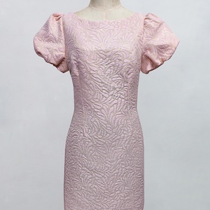 Sur mesure OEM/ODM – Robe midi décontractée pour femme, taille naturelle, couleur unie, tissu jacquard gaufré, manches bouffantes, style simple et tendance - Product Image 3