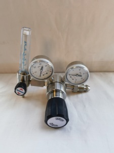Régulateur de <span class=keywords><strong>gaz</strong></span> oxygène FLOWLINE PR Modèle G5/8 à filetage mâle SS316L, double étage, type Afrique, à embout bombé, avec débitmètre 0-25L - Product Image 2
