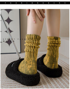 Kaos Kaki Wanita Tie Dye OEM Model Mid-tube Benang Tebal Kaos Kaki Pasangan Gaya Jalanan Katun Tua Warna Pudar Kaos Kaki Olahraga Personalisasi Kaos Kaki Pria - Product Image 4