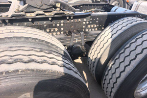 Camión Tractor FAW 6X4 Diésel con Transmisión Automática Euro 5 Nuevo Motor Fawde de 351-450HP Dirección Izquierda Transporte Minero 50T - Product Image 6