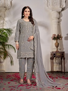 Ensemble en soie glamour complet et lourd Robe pakistanaise de luxe Embellissement de travail Sikwans complexe Pantalon de fête de mariage Lourdement - Product Image 3